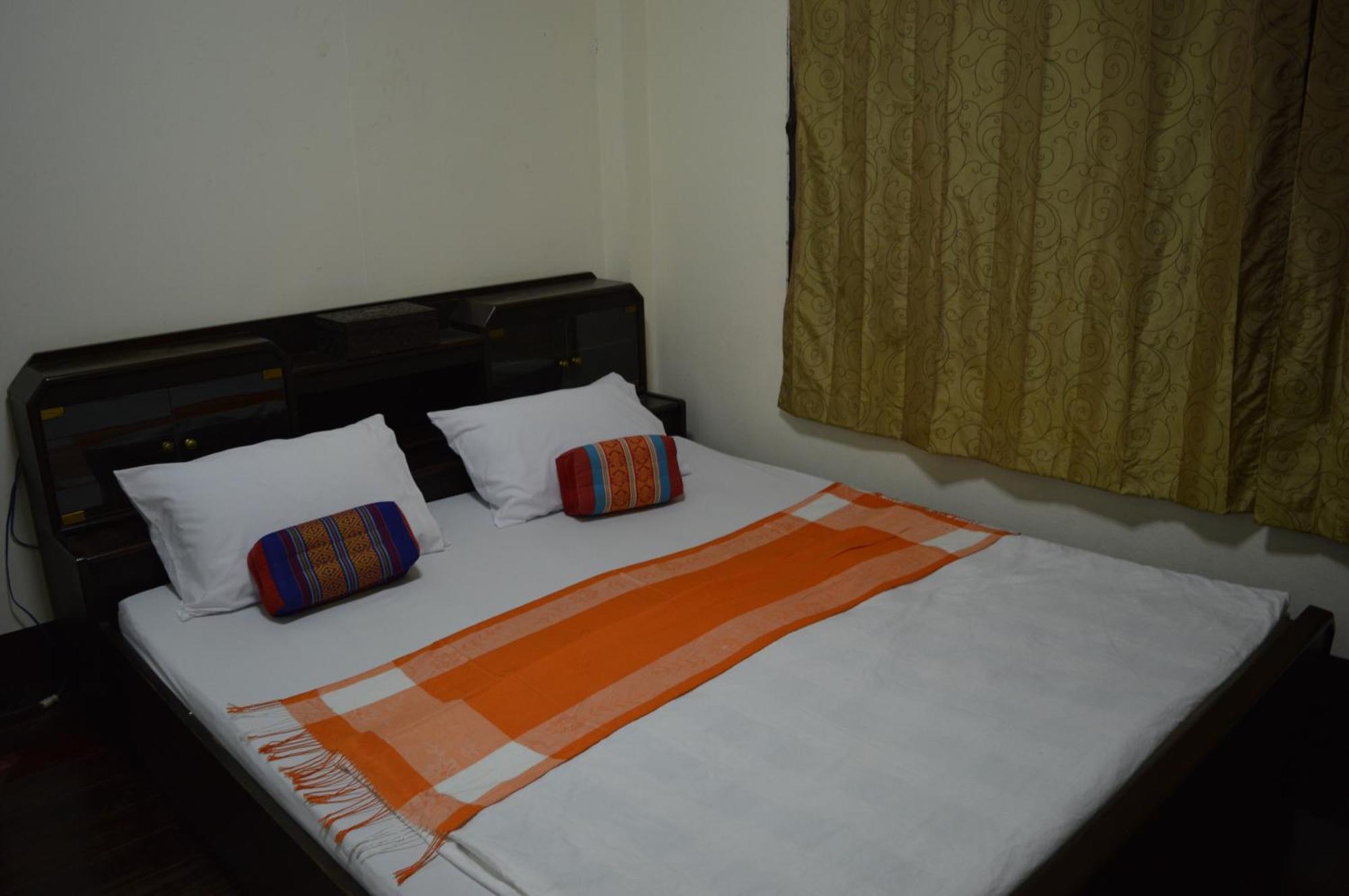 28 Rachabutr Hostel Ubon Ratchathani Room photo