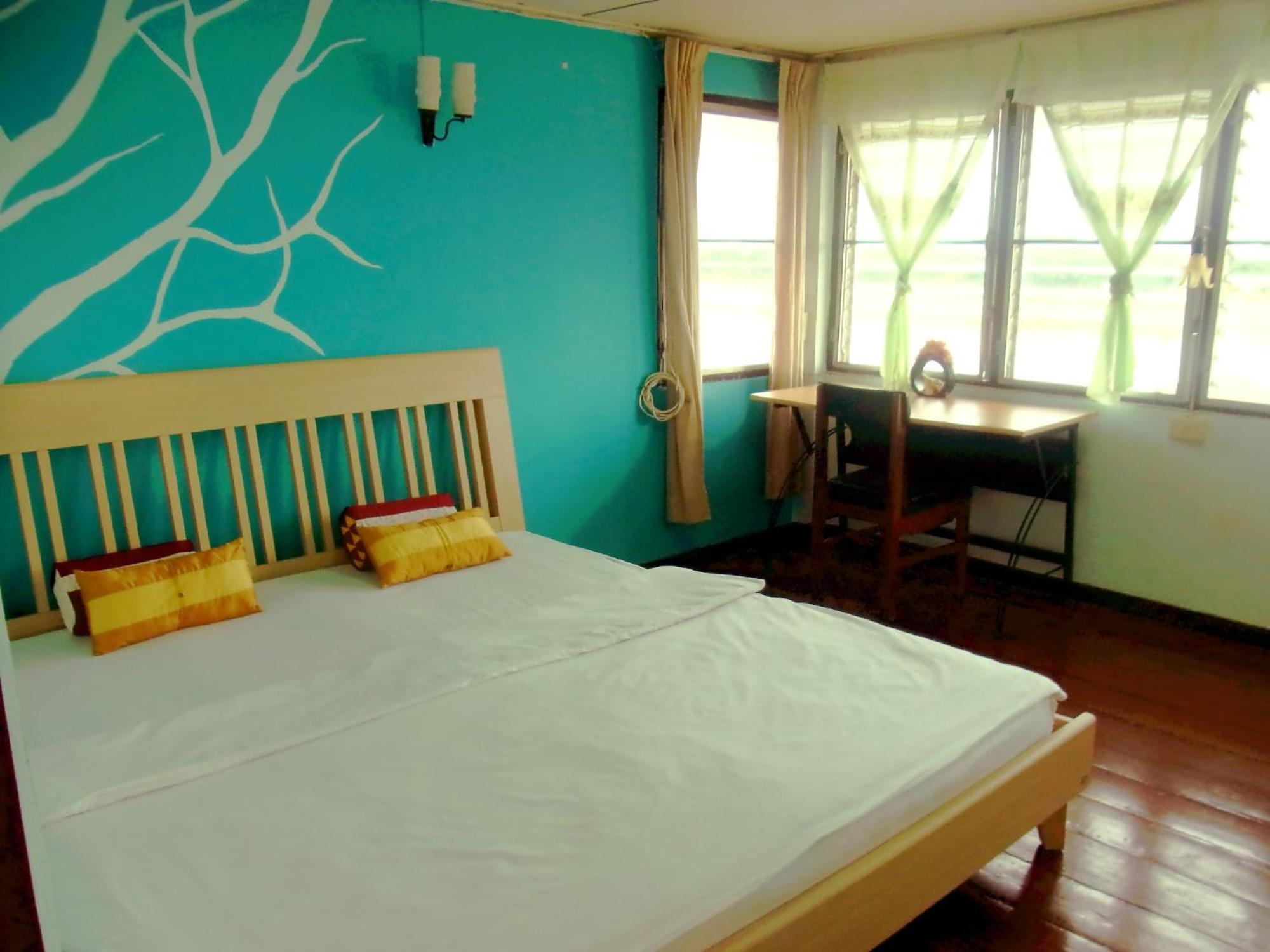 28 Rachabutr Hostel Ubon Ratchathani Room photo